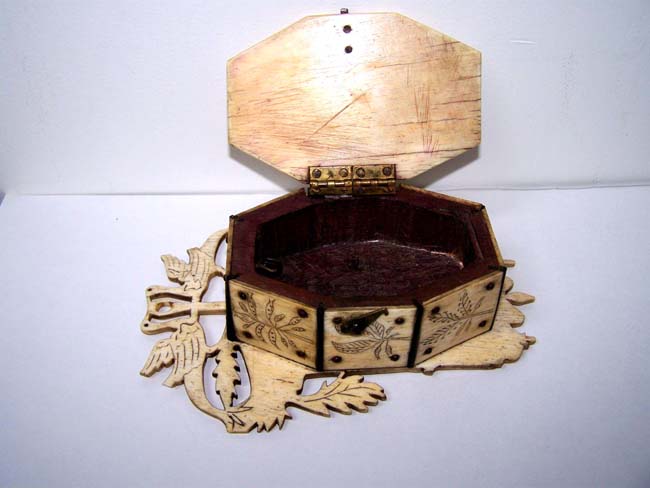 An Absolutely Charming American 19th century Sailor-Made Whalebone Pocket Watch case signed "John Almys 1882." — image 4
